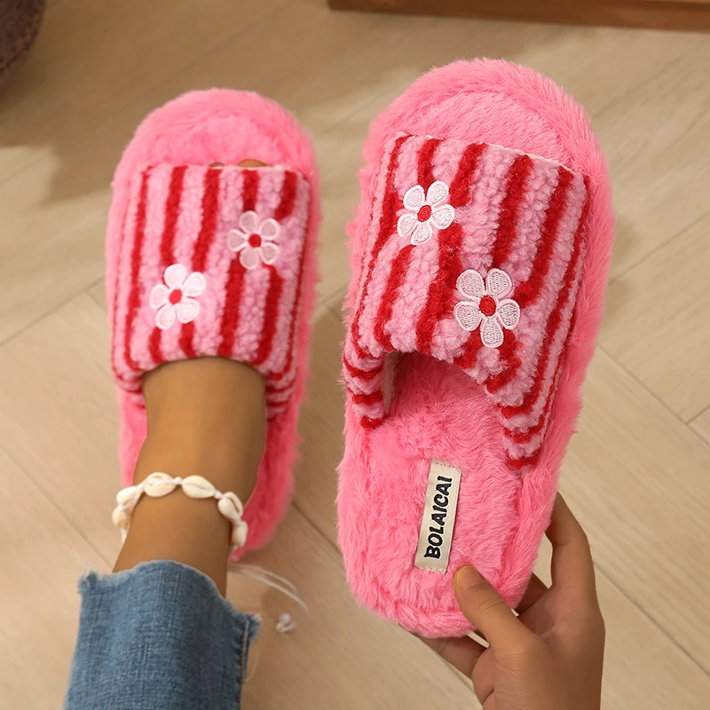 Pantuflas de Felpa con Bordado - Embroidery Garments reseña y precio
