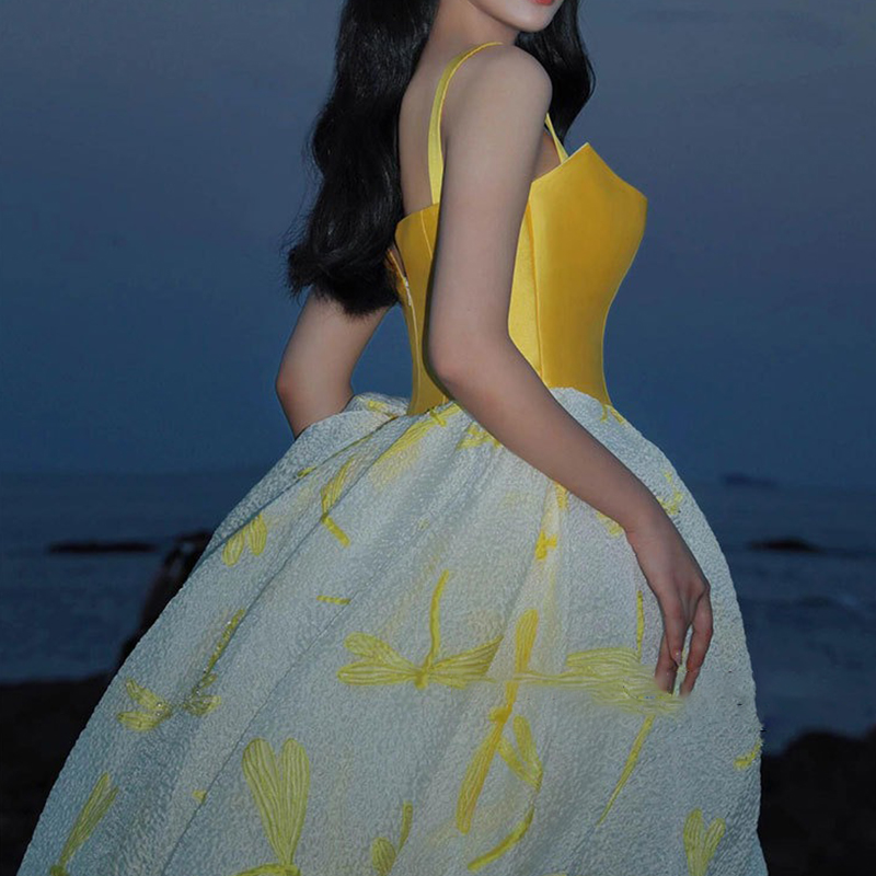 Elegante Vestido Largo de Saté - Embroidery Yellow Dress reseña y precio