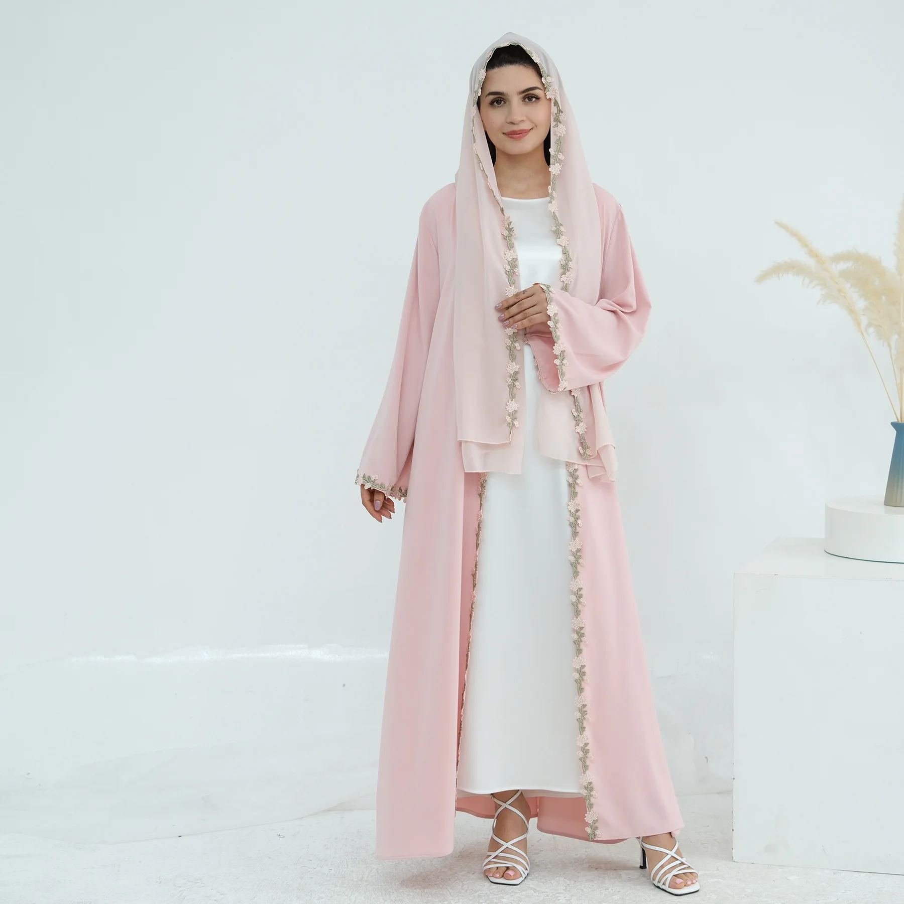 Conjunto de Vestido y Hiyab Bo - Embroidery Kebaya reseña y precio